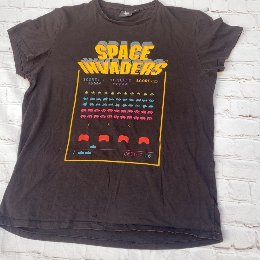 Licensed Space Invaders Graphic Tee Shirt size XL - retro gaming tee